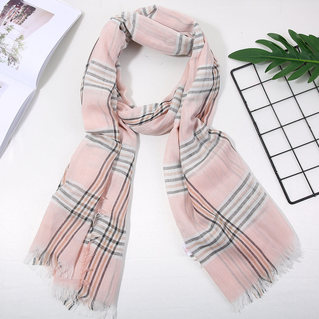 Casual Plaid Long Scarf – Stylish & Cozy Winter Accessory