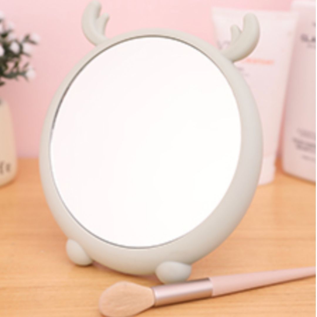 Deer-Themed Desk Beauty Mirror – Stylish & Portable Makeup Mirror