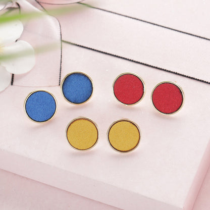 Fashionable Colored Circle Earrings – Simple & Stylish Accessory