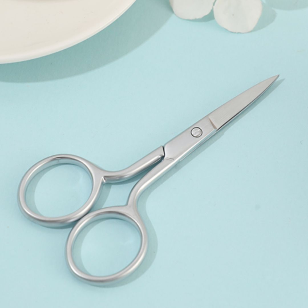 Silver Curved-Tip Beauty Scissors – Precision Trimming for Eyebrows & Facial Hair